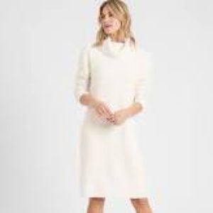 Banana Republic Eyelash sweater dress in Ivory XS